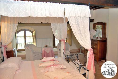Hostal Agriturismo Castello La Grancia Di Spedaletto
