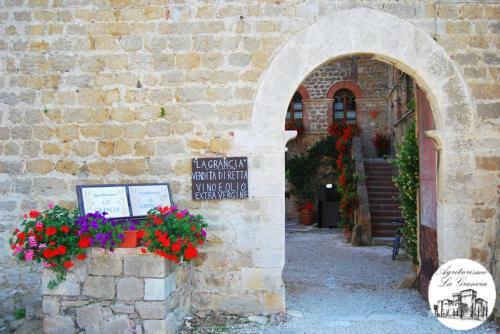 Hostal Agriturismo Castello La Grancia Di Spedaletto