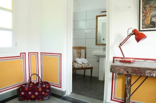 Hostal Little Garden Guest House