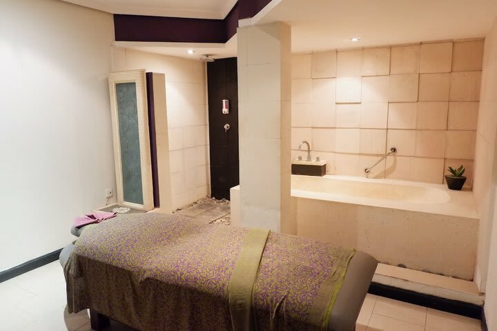 Hotel All Seasons Resort(deluxe)