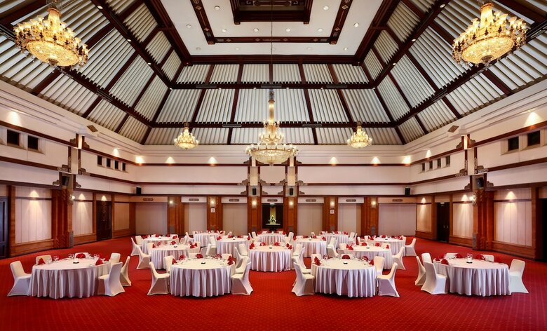 Hotel Discovery Kartika Plaza