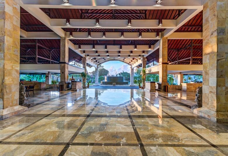 Hotel Discovery Kartika Plaza