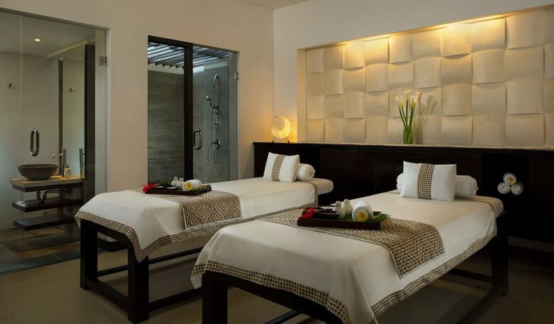 Hotel Discovery Kartika Plaza