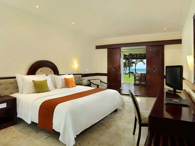 Hotel Discovery Kartika Plaza