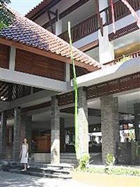 Lokha Legian Hotel