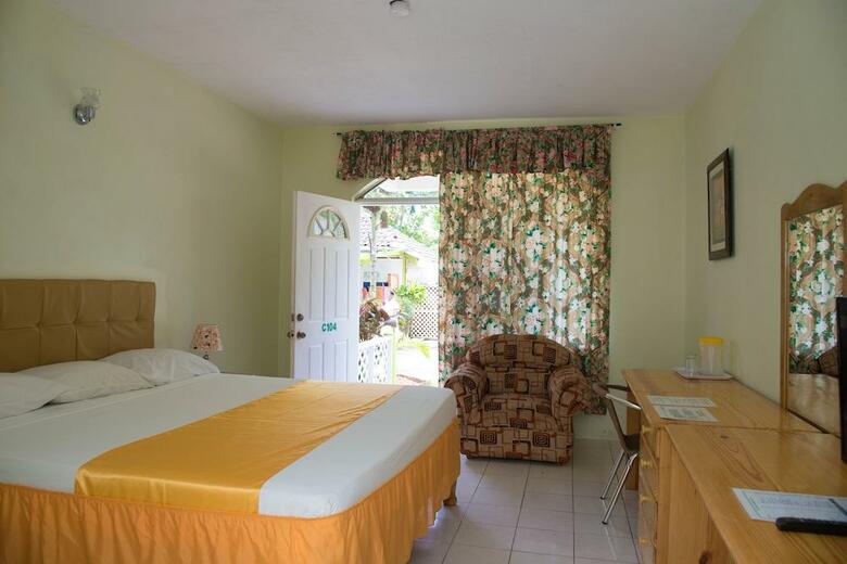 Hotel Fun Holiday Beach Resort