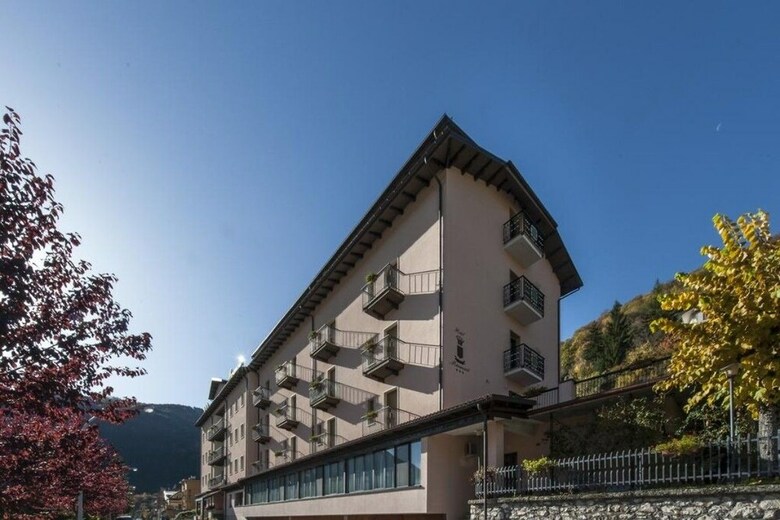 Hotel Albergo Miramonti
