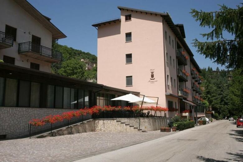 Hotel Albergo Miramonti