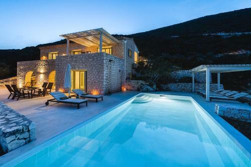 Urania Luxury Villas