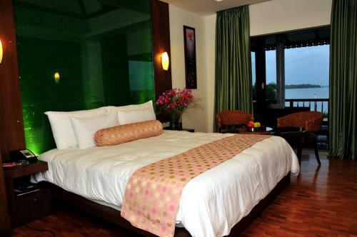 Hotel Ramada Cochin Resort