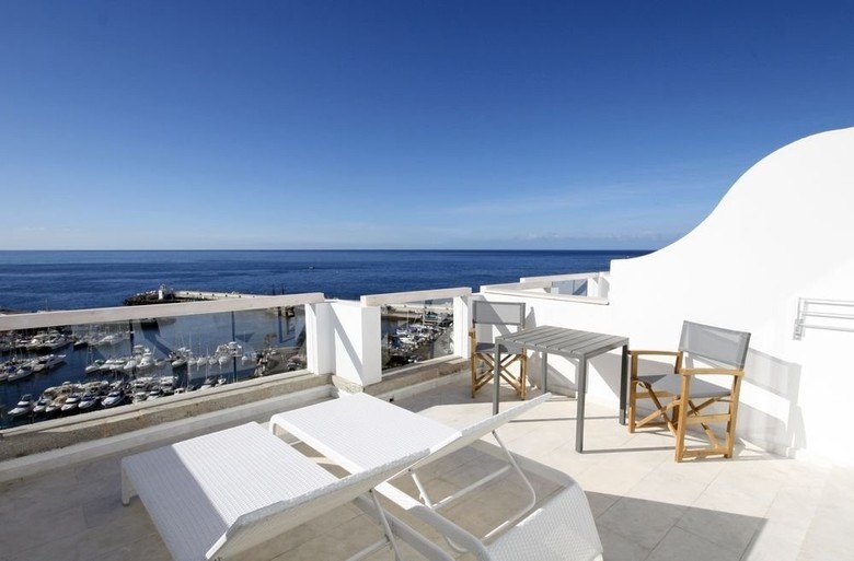 Apartamentos Marina Bayview - S�lo Adultos