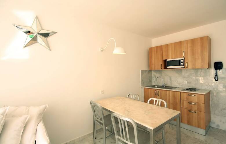 Apartamentos Marina Bayview - S�lo Adultos