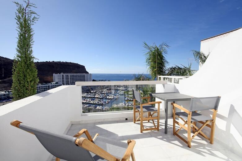 Apartamentos Marina Bayview - S�lo Adultos