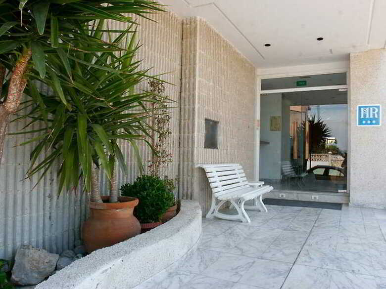 Molins Park Hostal