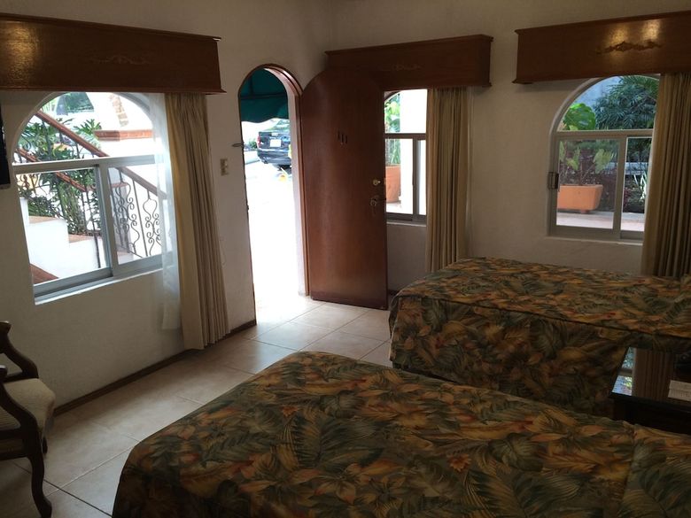 Hotel Bajo El Volcan