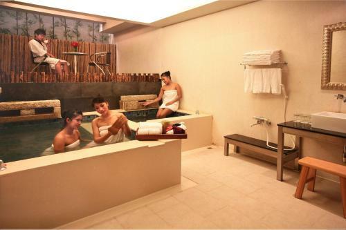 Naluwan Spring Resort Hotel
