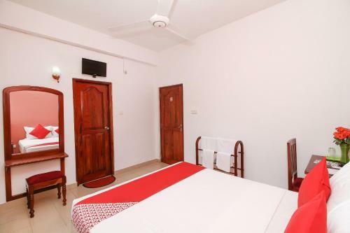 Night Station Hotel