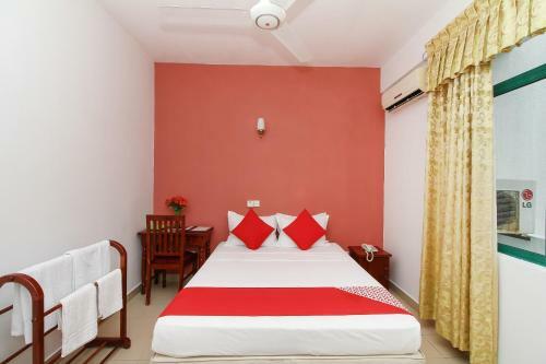 Night Station Hotel