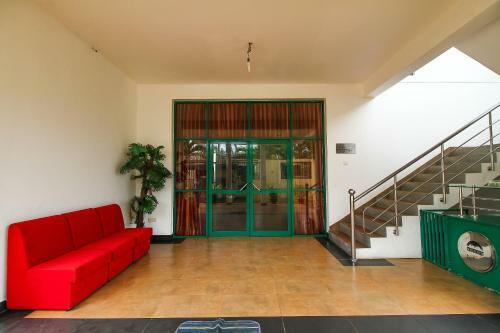 Night Station Hotel