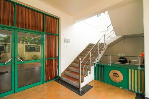 Night Station Hotel