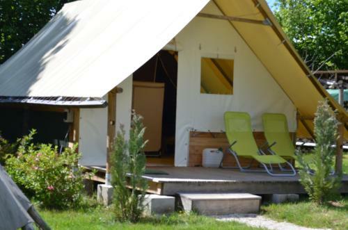 Bed & Breakfast H�bergements Insolites En Cabanes