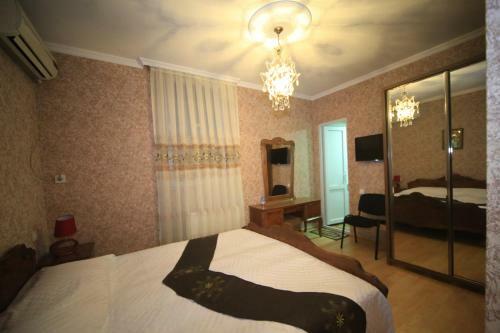 Hostal Edelveis Guest House
