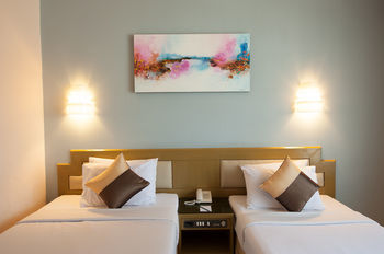 Pinnacle Lumpinee Hotel & Spa