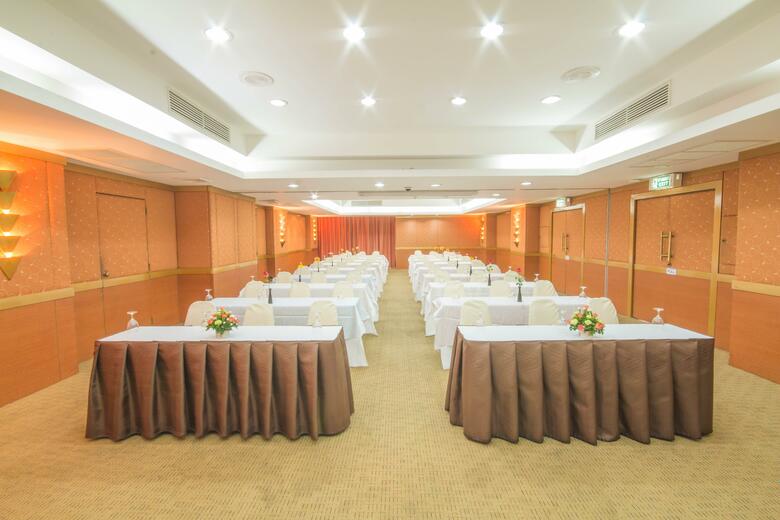 Tai-pan Hotel