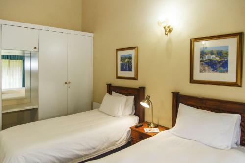 Hostal The Celtis Manor Guest House
