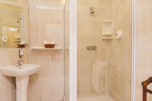 Hostal The Celtis Manor Guest House