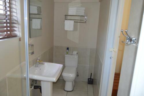 Hostal Lakeview Guest House