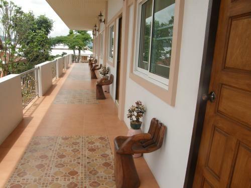 Hotel Montharntham Resort Ruknailuang