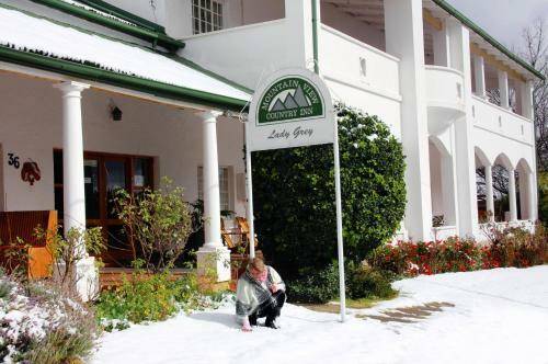 Hostal Mountain View Country Inn