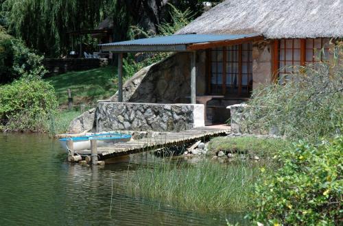 Hotel Lake Naverone Holiday Cottages