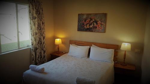 Hotel Lake Naverone Holiday Cottages