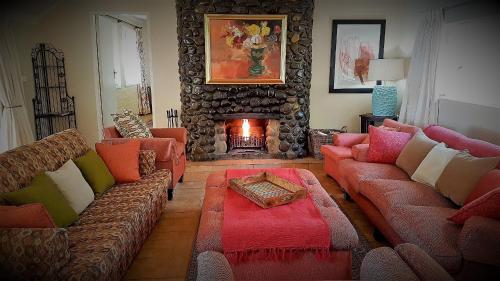Hotel Lake Naverone Holiday Cottages