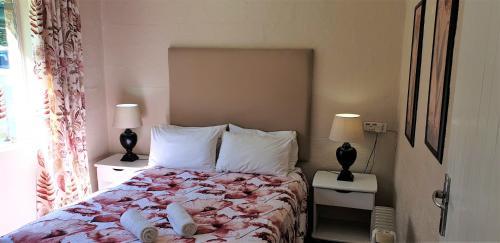 Hotel Lake Naverone Holiday Cottages