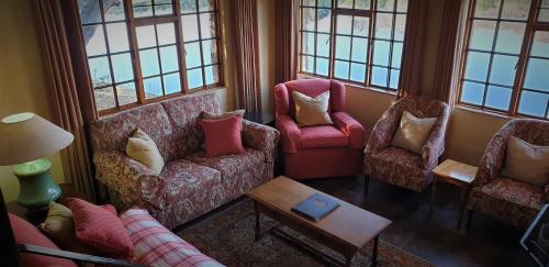 Hotel Lake Naverone Holiday Cottages