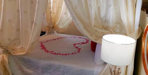 Hotel Lake Naverone Holiday Cottages