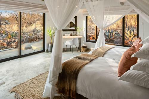 Royal Madikwe Luxury Safari Lodge