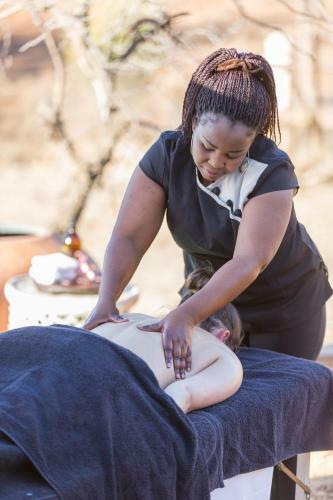 Royal Madikwe Luxury Safari Lodge