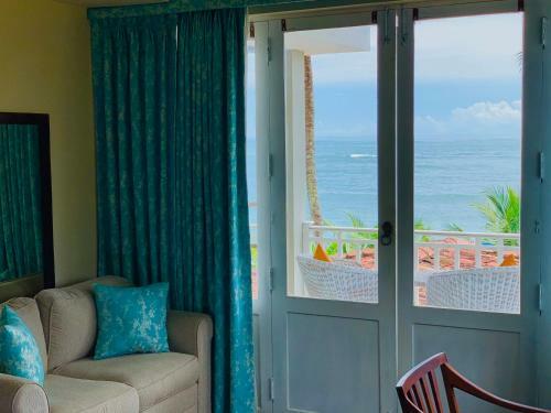 Hotel Thaprobane Beach House