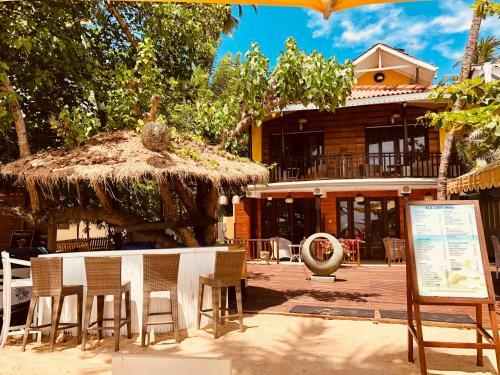 Hotel Thaprobane Beach House