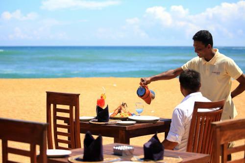 Hotel Thaprobane Beach House
