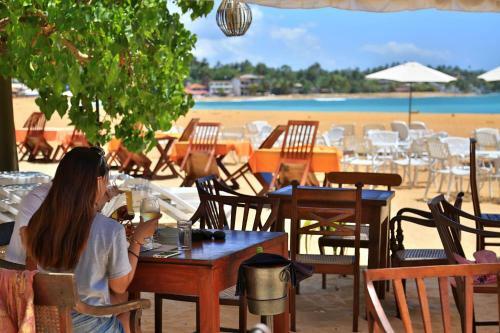 Hotel Thaprobane Beach House