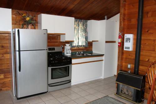 Hotel Lac Le Jeune Resort & Nature Centre