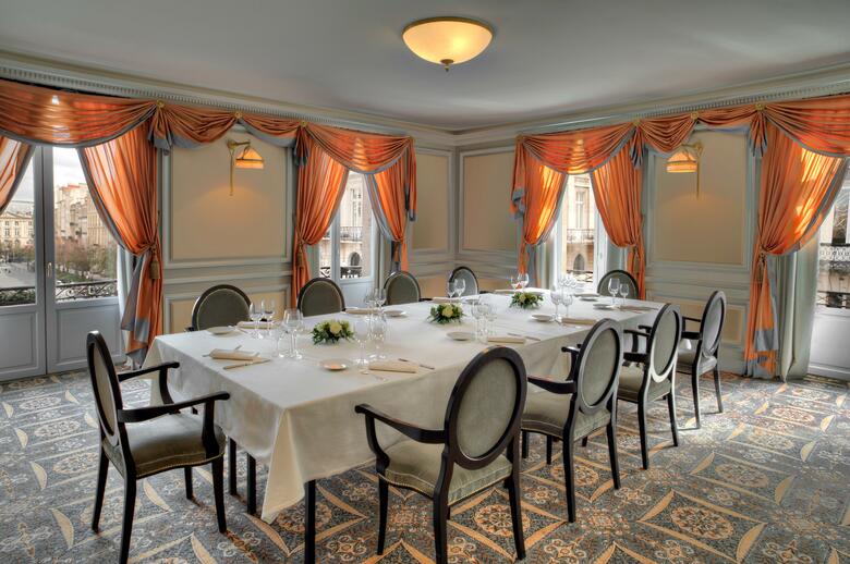 Grand Hotel De Bordeaux & Spa