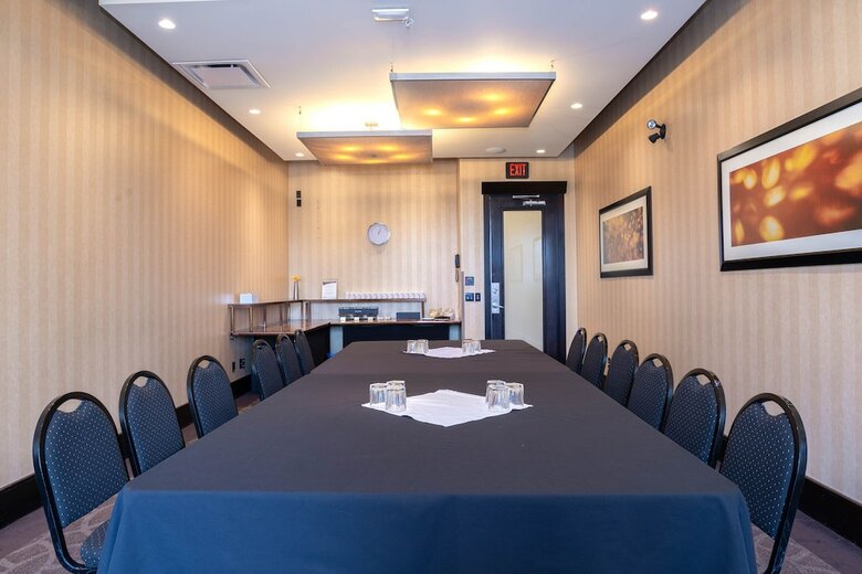 Sandman Hotel Calgary Airport