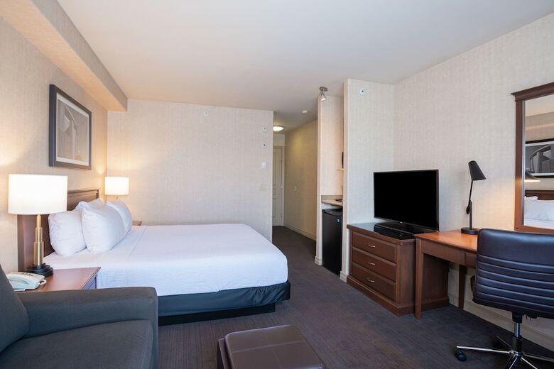 Sandman Hotel Calgary Airport