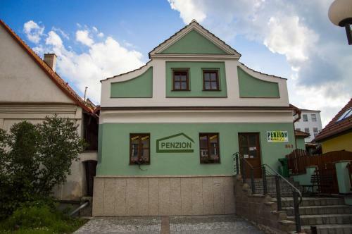 Hostal Penzion H-market